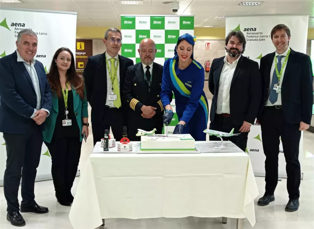 binter-inaugura-vuelo-directo-canarias-con-granada_archipielago-gourmet