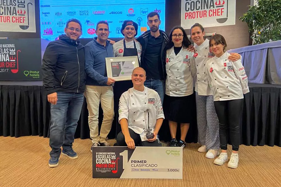 alumnos-hecansa-concurso-escuelas-de-cocinas-protur-chef_archipielago-gourmet